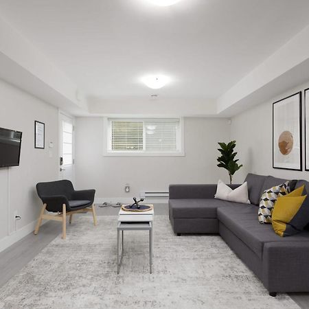 Tastefully Furnished And Newly Updated 2 Bd Central Lynn Valley North Vancouver Villa ภายนอก รูปภาพ