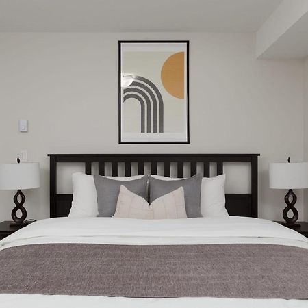 Tastefully Furnished And Newly Updated 2 Bd Central Lynn Valley North Vancouver Villa ภายนอก รูปภาพ