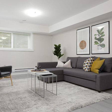 Tastefully Furnished And Newly Updated 2 Bd Central Lynn Valley North Vancouver Villa ภายนอก รูปภาพ