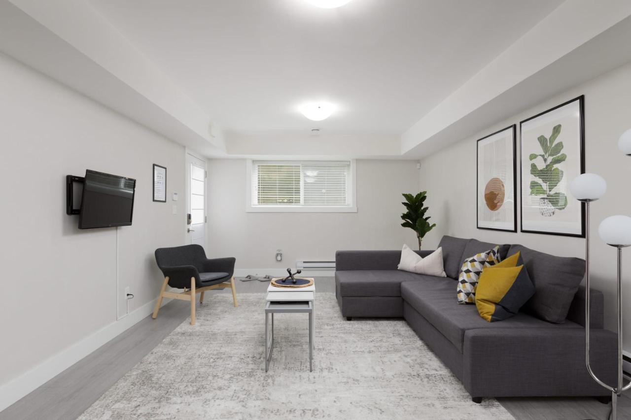 Tastefully Furnished And Newly Updated 2 Bd Central Lynn Valley North Vancouver Villa ภายนอก รูปภาพ