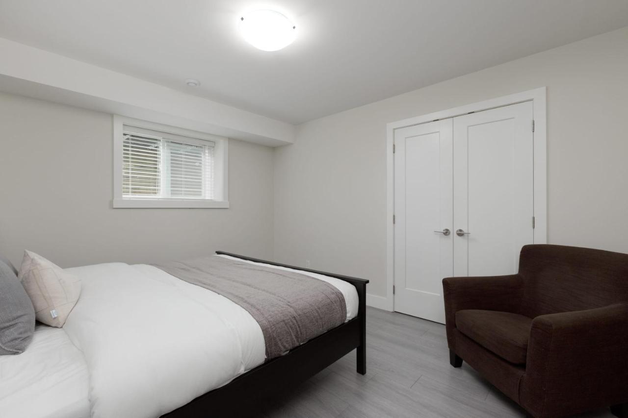 Tastefully Furnished And Newly Updated 2 Bd Central Lynn Valley North Vancouver Villa ภายนอก รูปภาพ