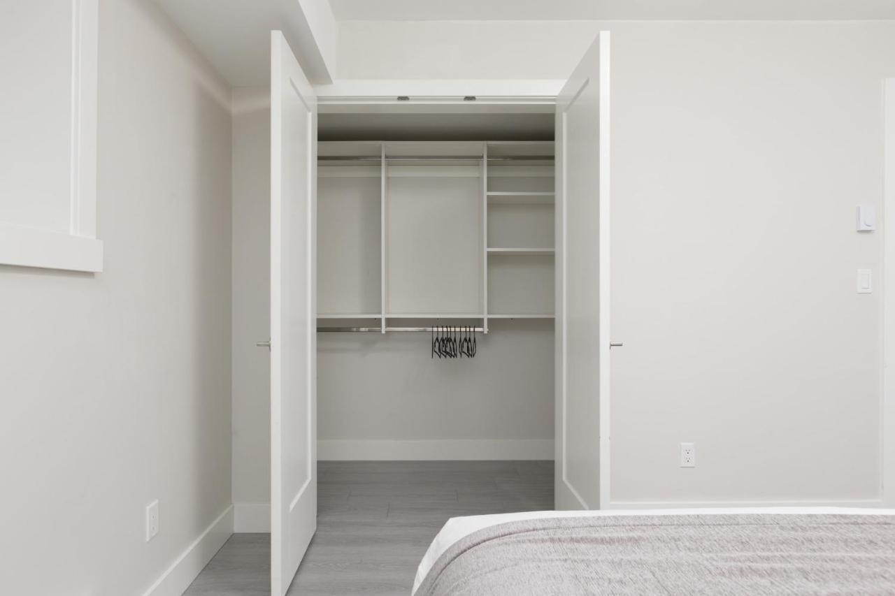 Tastefully Furnished And Newly Updated 2 Bd Central Lynn Valley North Vancouver Villa ภายนอก รูปภาพ
