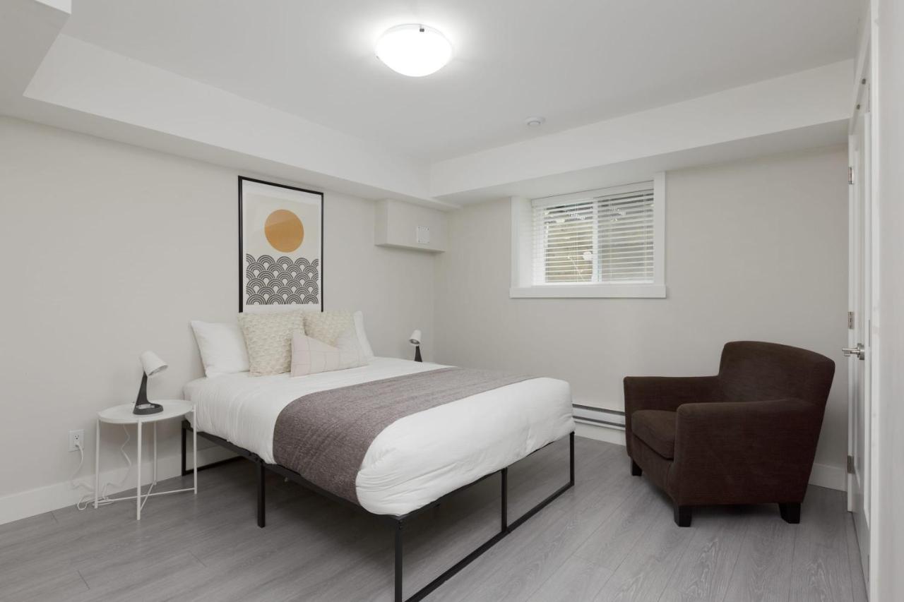 Tastefully Furnished And Newly Updated 2 Bd Central Lynn Valley North Vancouver Villa ภายนอก รูปภาพ
