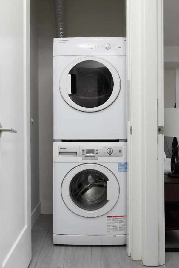 Tastefully Furnished And Newly Updated 2 Bd Central Lynn Valley North Vancouver Villa ภายนอก รูปภาพ